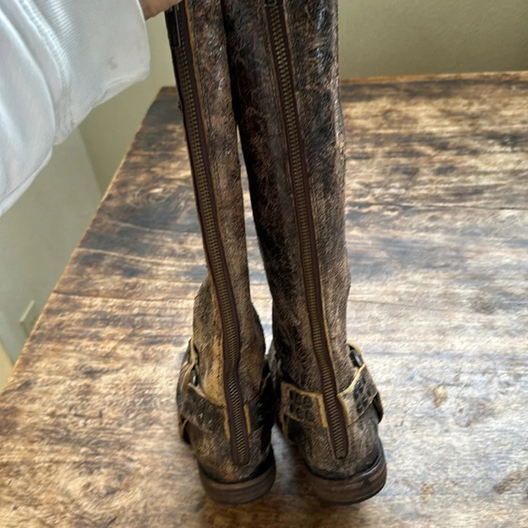 Frye signature studded harness rustic brown leather boots size 6 - Picture 7 of 16